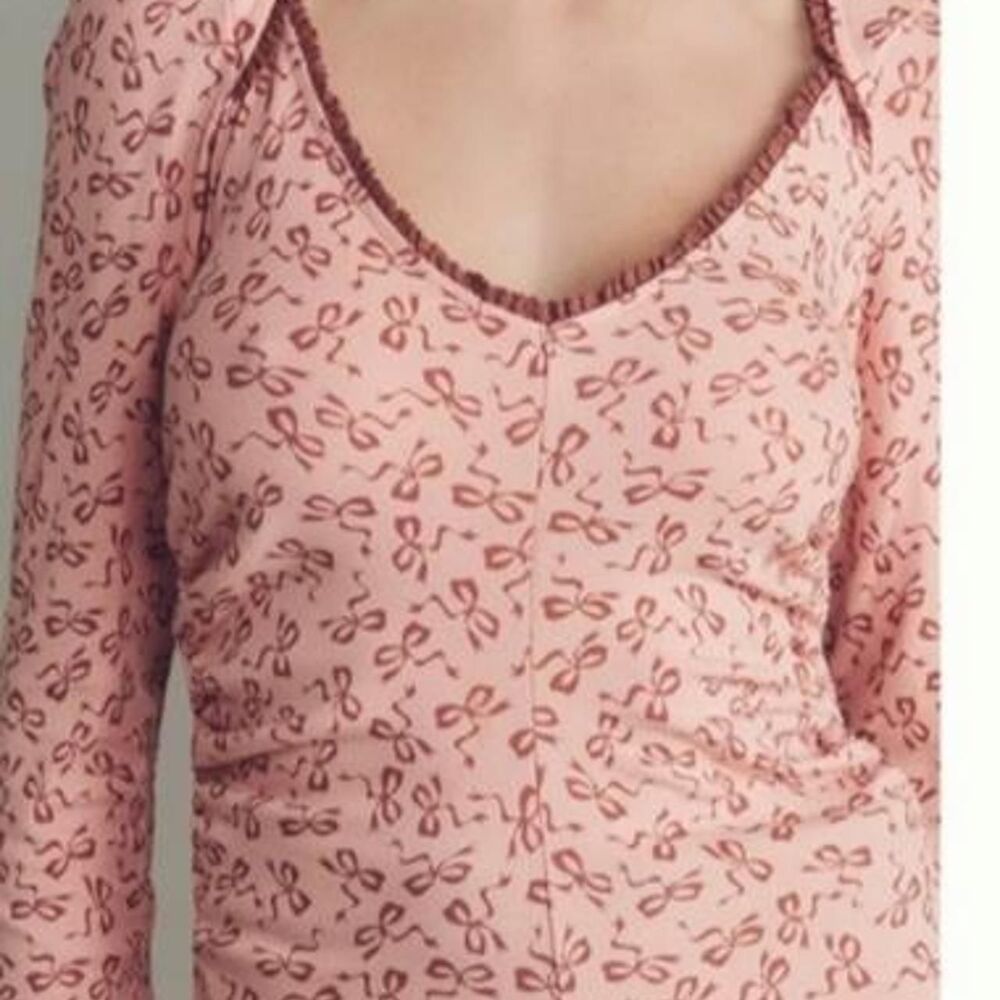 Anthropologie Maeve Women's Pink Rcuhed  V Neck top with maroon bows Large NWT